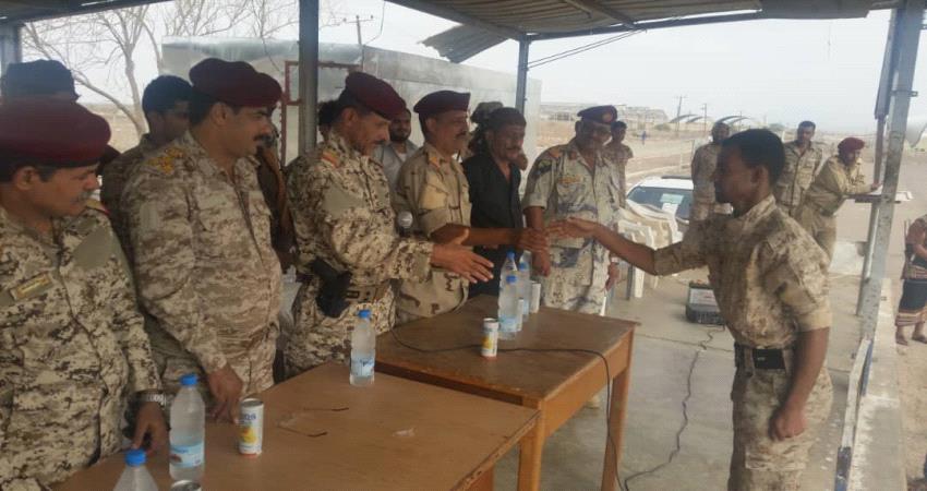  صرف البطاقة العسكرية الجديدة بمحور العند