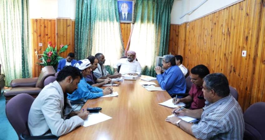 الوكيل الكثيري يرأس اجتماعا لمناقشة أوضاع الخدمات الاساسية في وادي #حضـرموت 