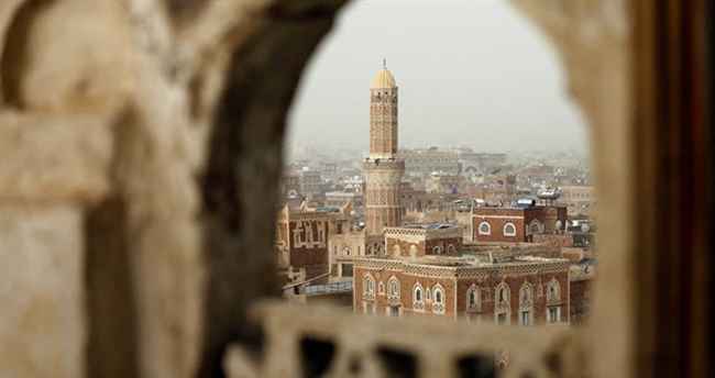 تعسفات #الحـوثي تدخل #صنـعاء في ازمة " خبز " خانقة