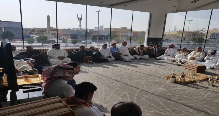 قيادات حضرمية بينهم مسؤولين في الشرعية يؤكدون من داخل الرياض تمسكهم بإقليم حضرموت