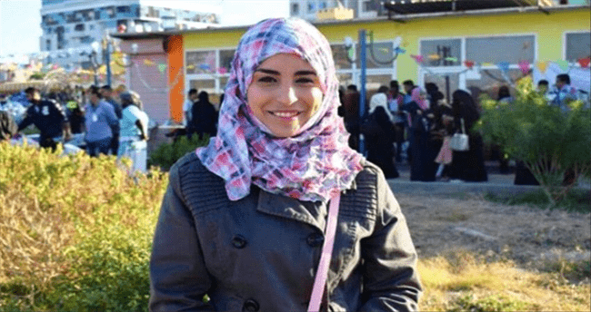 الفنانة العدنية #ايمي_هتاري تفوز بجائزة اممية