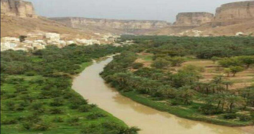 دوعن: مخاوف من إنهيارات جبلية تهدد منازل المواطنين في وادي حضرموت 