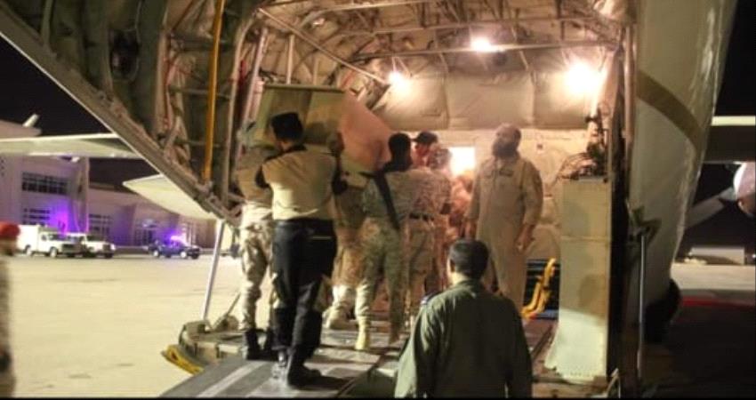 عدن تايم تنفرد بنشر مراسم تشييع جثامين الشهداء السعوديين من مطار سيئون