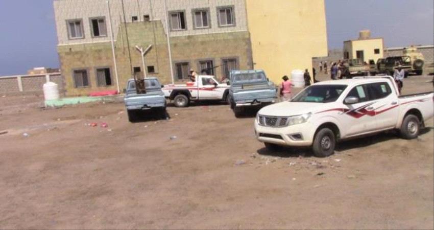 العمالقة تنشر نقاط تفتيش في الطريق الساحلي الى عدن