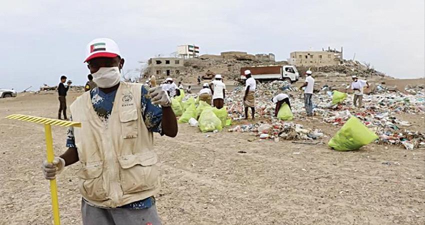 الهلال الاماراتي يواصل حملة نظافة بالمخا لليوم الثالث على التوالي