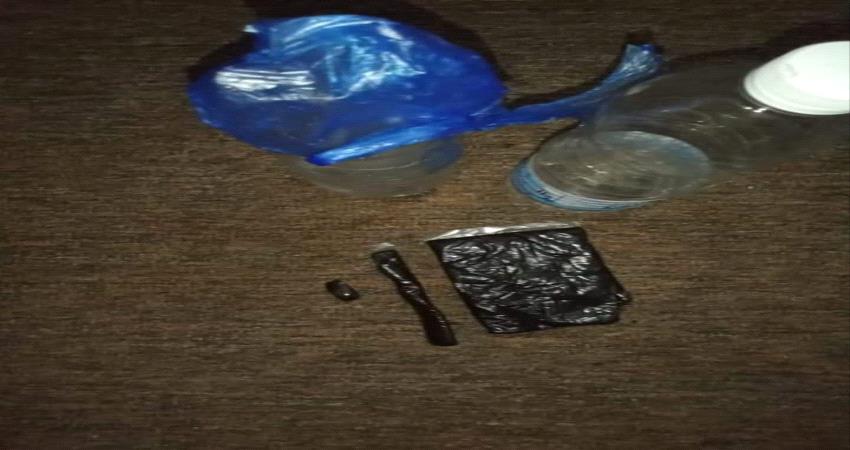 مروج للحشيش في قبضة الأجهزة الأمنية بالمكلا