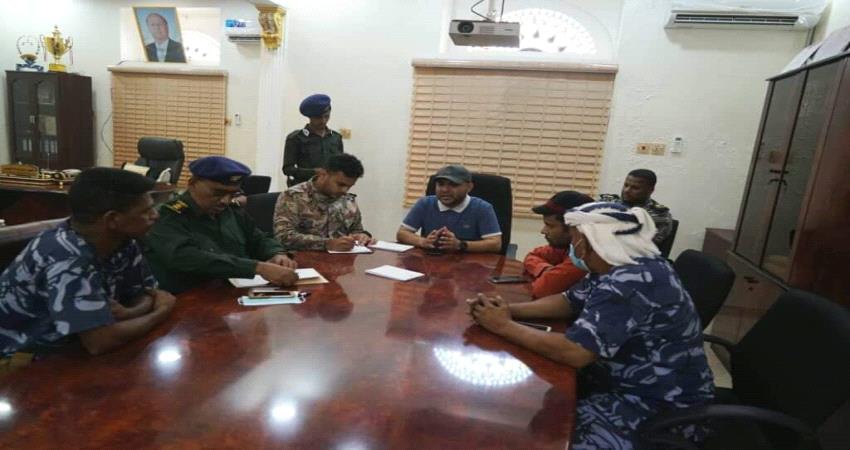 أمن ساحل حضرموت يقف أمام حادث حريق أودى بحياة امرأة وطفلة