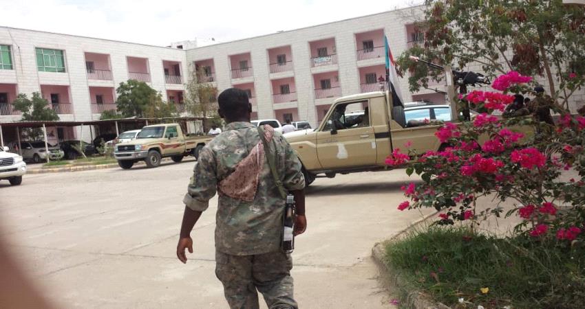 حظر التجوال ومنع التجمعات من 4 عصرا الى 6 صباحا في لحج