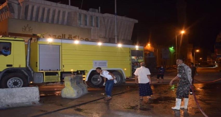 حملة لرش وتعقيم أحياء مدينة المكلا تزامنا مع حظر التجوال