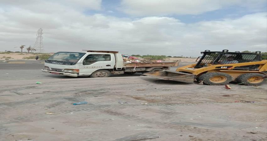 انتقالي لحج يدشن حملة نظافة واسعة في شوارع الحوطة 