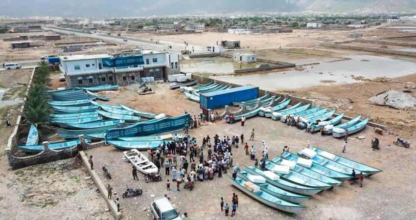 "إعمار اليمن" يؤمن العمل لـ300 صياد في سقطرى