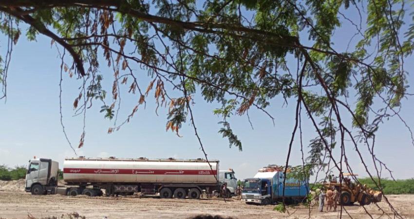 فتح الطريق الساحلي الدولي أمام حركة المسافرين بعد ساعات من إغلاقه بسبب  السيول