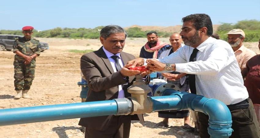 حضرموت.. البحسني يفتتح عدد من مشاريع المياه بالمكلا 