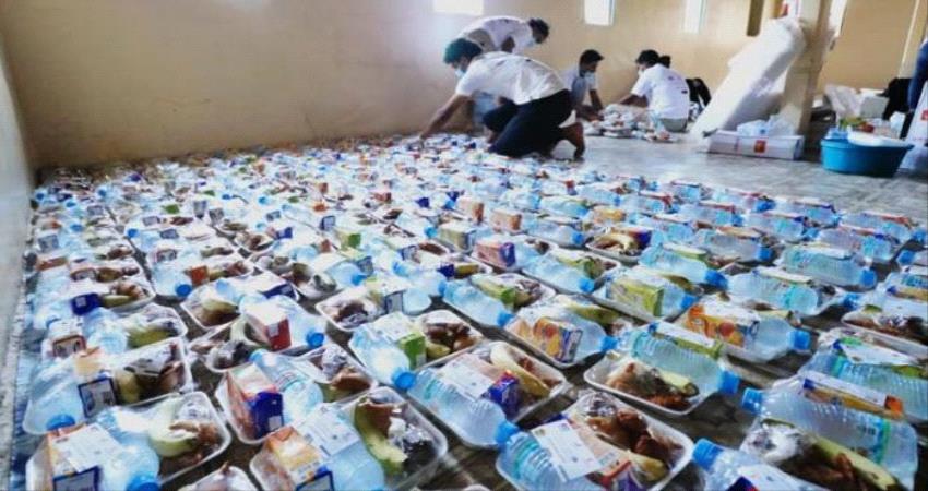 توزيع 400 سلة غذائية اماراتية ف حضيرموت