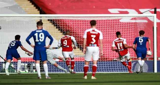 أرسنال يتوج بكأس الاتحاد الإنجليزي.. ويتأهل رسميا إلى الدوري الأوروبي