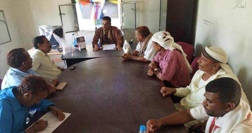 انتقالي مسيمير لحج يدعو للبحث عن معالجات تضمن انتظام الدراسة ونيل المعلم لحقوقه