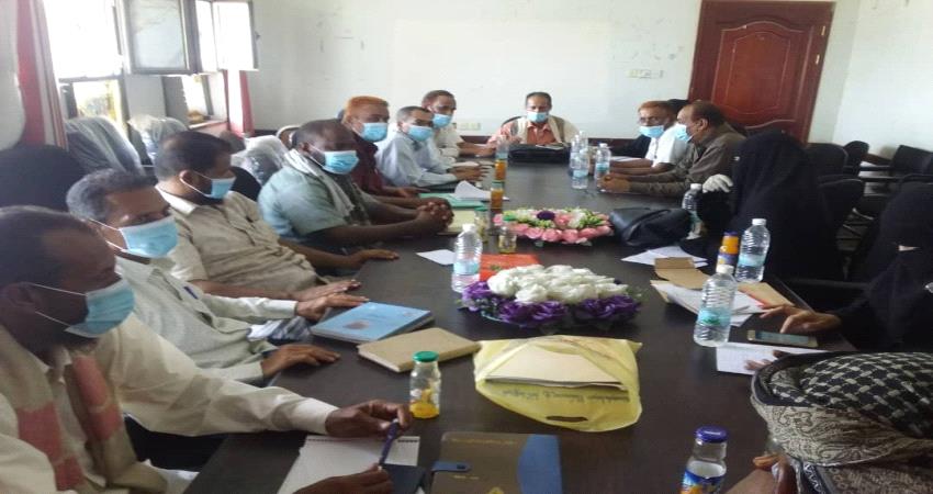 استعدادا للعام الدراسي الجديد.. اجتماع موسع لشعبة المناهج والتوجيه في تربية لحج 