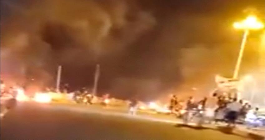 حضرموت على صفيح ساخن.. اغلاق طرقات واحتجاجات بالمكلا واطلاق نار في سيئون