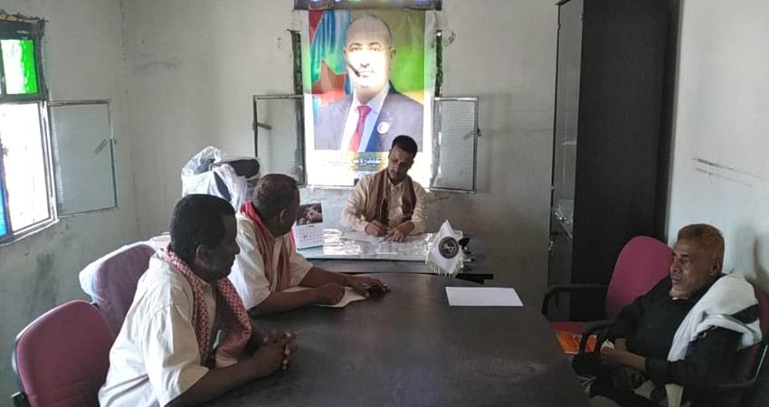 لحج .. لقاء في مديرية المسيمير يشدد على فتح المدارس واستمرار الاحتجاج السلمي للمعلمين