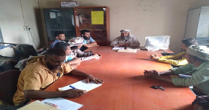 لحج.. فتح مظاريف مشروع تأهيل مداخل قنوات الري وحماية التربة في وادي بجير والربوة 