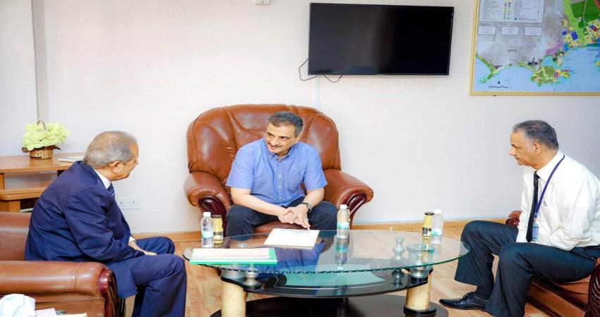 لملس يوجه بسرعة ضبط المعتدين على أراضي مؤسسة التأمينات الاجتماعية بعدن