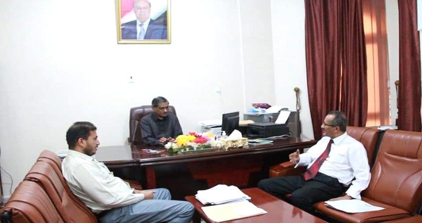 توقّيع 12عقداً لمشاريع معالجة أضرار الطرق والزراعة والري في حضرموت