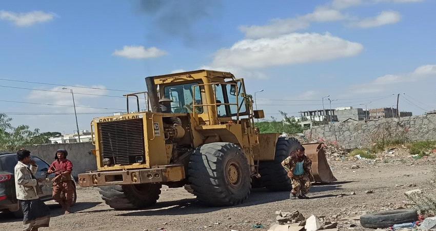 احتجاز شيول على خلفية إعتدى على أراضي الدولة في لحج