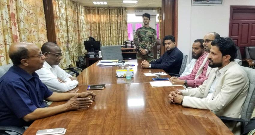 حضرموت.. اتفاق على منع دخول الشاحنات إلى ميناء المكلا دون ترخيص