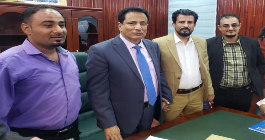 رئيس هيئة النقل يناقش مع محافظ المهرة تنظيم وضع الفرع