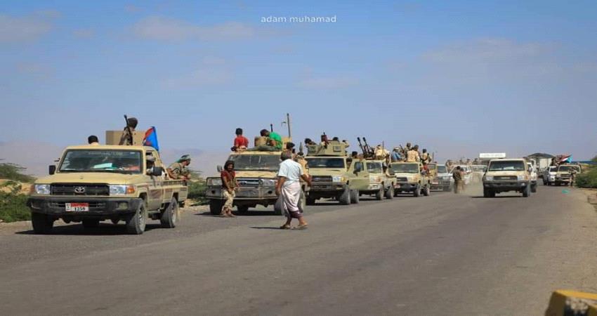 بالصور .. قوات الانتقالي تواصل الانسحاب من أبين