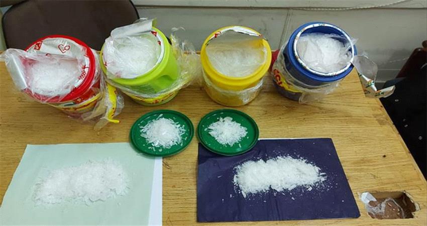 ضبط 6 كجم من مخدر "الآيس" بمطار القاهرة مع راكبة قادمة من اليمن