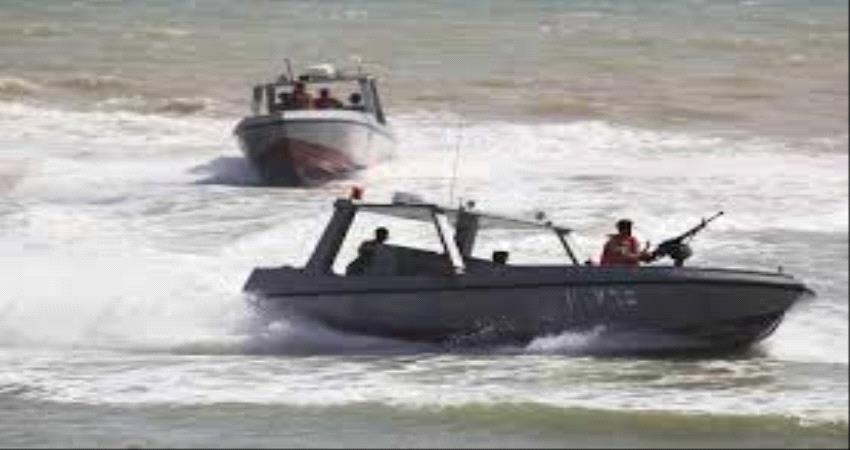 إنقاذ قارب صيد من حادث غرق على بعد 10 ميل بحري بحضرموت