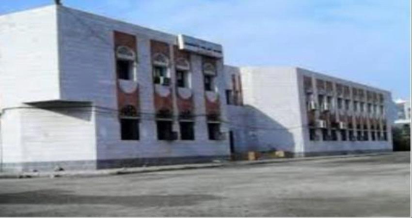 محافظ لحج يحسم الجدل حول من يتولى مهام مدير مكتب التربية بالمحافظة