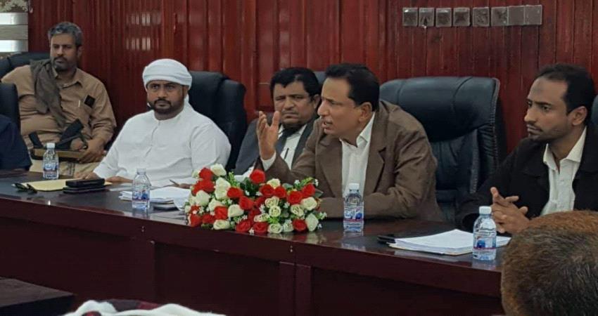 محافظ المهرة : نقف على مسافة واحدة من الجميع ولن نسمح بافتعال الفوضى وزعزعة الأمن