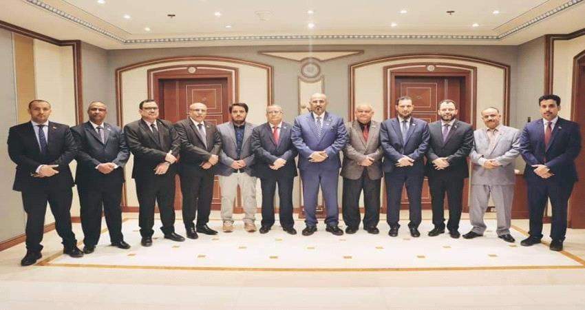 وزراء الإنتقالي يلتئمون مع وفد التفاوض في الرياض "صورة" 