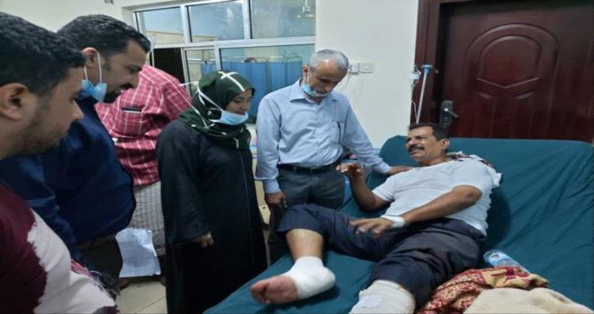 المجلس الإنتقالي الجنوبي يطمئن على جرحى الحادث الإجرامي لمطار عدن