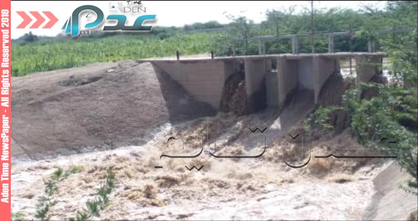 لليوم الثاني على التوالي السيول تقطع حركة المسافرين على الطريق الساحلي الدولي