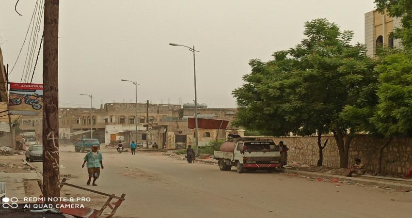 أبين.. موجة غبار تجتاح مديرية لودر