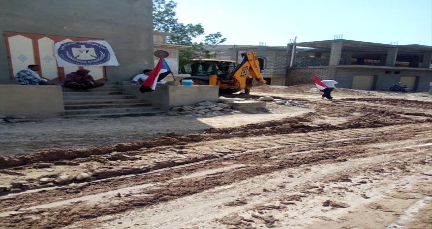 بإشراف المجلس الانتقالي الجنوبي....حملة واسعة لازالة مخلفات الأمطار والسيول في ساه حضرموت