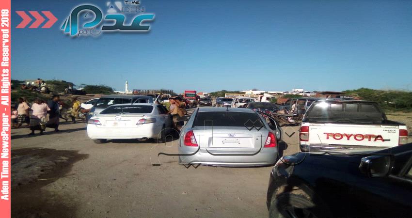 مسافرون يقضون المبيت على ضفاف وادي بأبين 