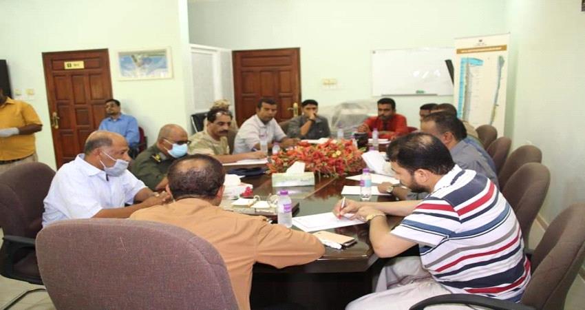 حضرموت .. لجنة الطوارئ تقف أمام الاستعدادات لمواجهة المنخفض الجوي