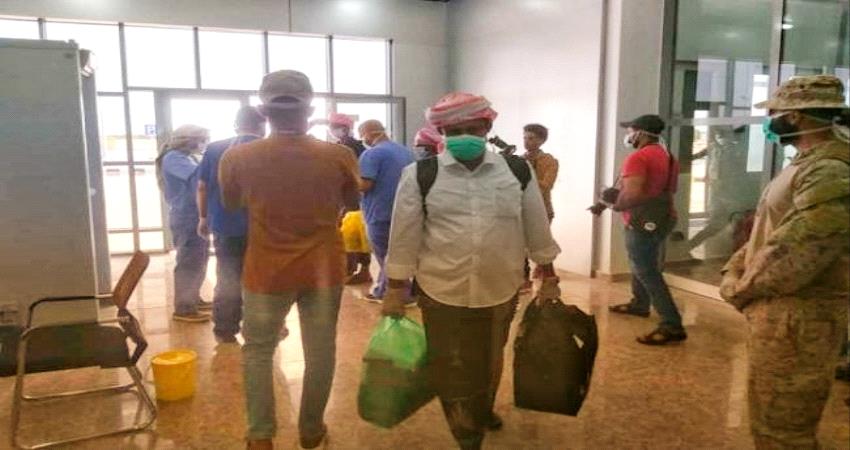 طائرة سعودية تنقل ركاب سفينة "المنارة" إلى سقطرى