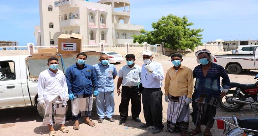 انتقالي حضرموت يوزع مستلزمات طبية للمرافق الصحية بالمحافظة 