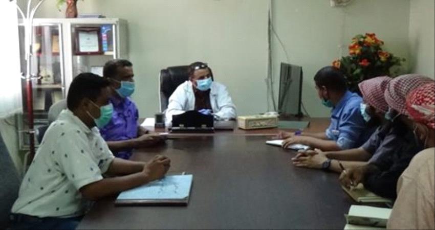 لحج.. وفد من مبادرة لأجل عدن يطلع على احتياجات مستشفى إبن خلدون