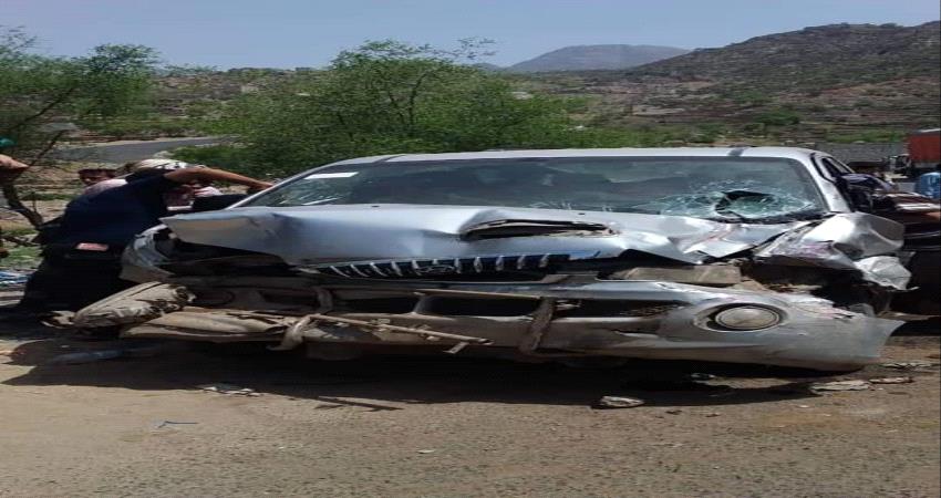 اصابة 10 اشخاص بحادث مروري في طريق القبيطة بلحج