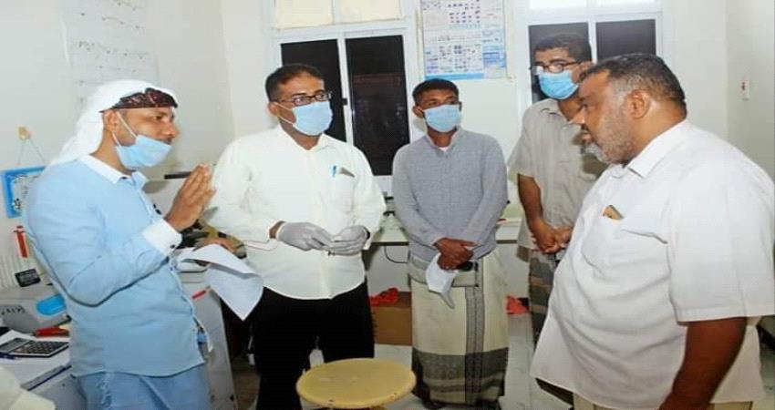 قيادة انتقالي غيل باوزير تطلع على سير العمل بعدد من المرافق الصحية بالمديرية