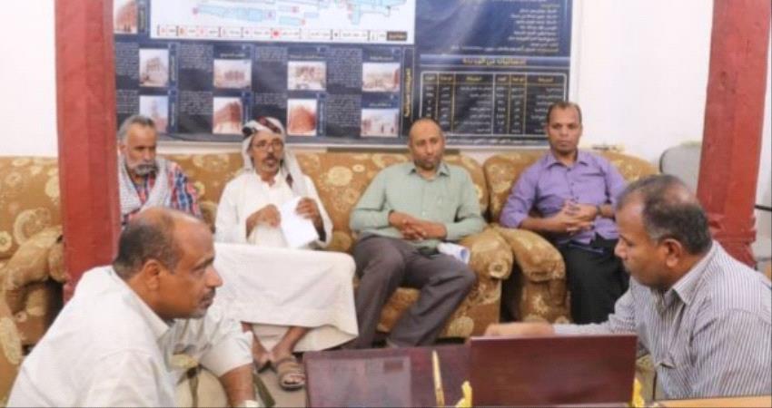 لقاء هام يناقش مشاريع البينة التحتية في شبام بوادي حضرموت 