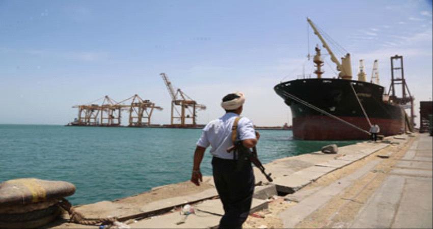 الحوثيون يحتجزون مساعدات صحية في الحديدة