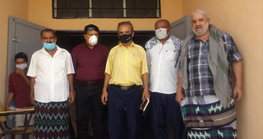 لجنة بلحج تطوف بالمراكز الصحية للاطلاع على إحتياجاتها