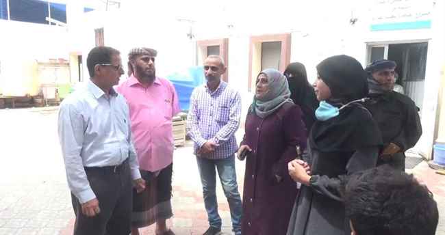 مغتربو الضالع يقدمون حافلة لمستشفى الشعب عدن